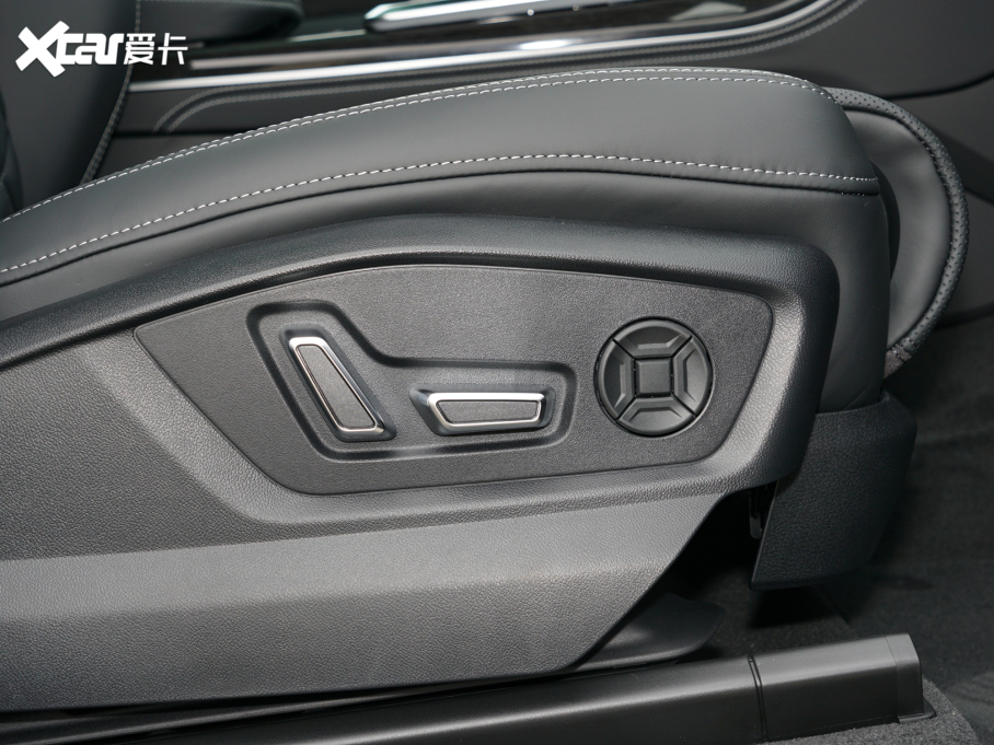 2022��W��Q8 55 TFSI ��ѩ�\�Ӱ�