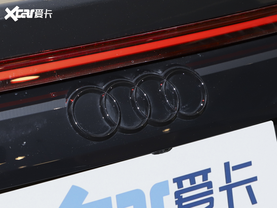 2022��W��Q8 55 TFSI ��ҹ�Tʿ���ð�