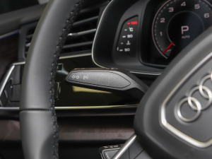 2022��45 TFSI ���x�Ӹ��� �п؅^