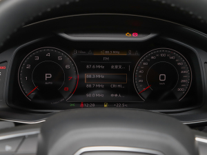 2022��45 TFSI ���x�Ӹ��� �п؅^