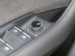 2022��45 TFSI ���x�Ӹ��� �п؅^