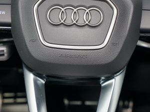 2022��55 TFSI ��ѩ�\�Ӱ� �п؅^