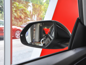 2022��45 TFSI ���A�Ӹ��� �������^