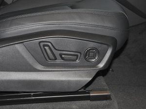 2022��45 TFSI ���A�Ӹ��� ���g����