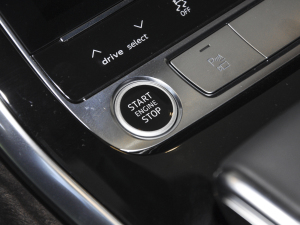 2022��45 TFSI ���A�Ӹ��� �п؅^(q��)