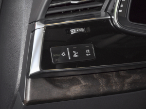 2022��45 TFSI ���A�Ӹ��� �п؅^