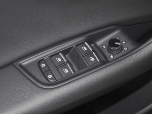 2022��45 TFSI ���A�Ӹ��� �п؅^