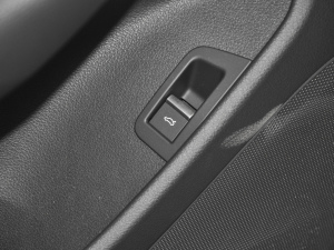 2022��45 TFSI ���A�Ӹ��� �п؅^