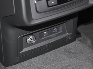 2022��45 TFSI ���A�Ӹ��� �п؅^