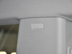 2022��45 TFSI ���A�Ӹ��� �п؅^