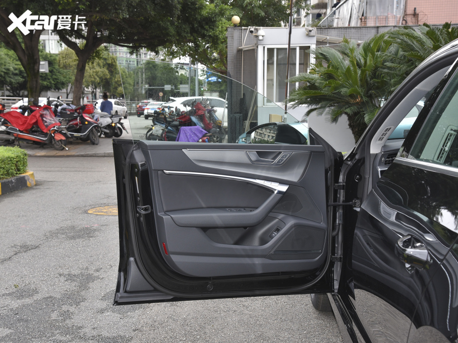 2022��W��A7 45 TFSI ���x��