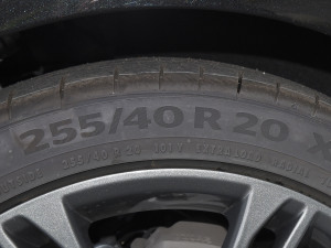 202245 TFSI x ݆̥ߴ