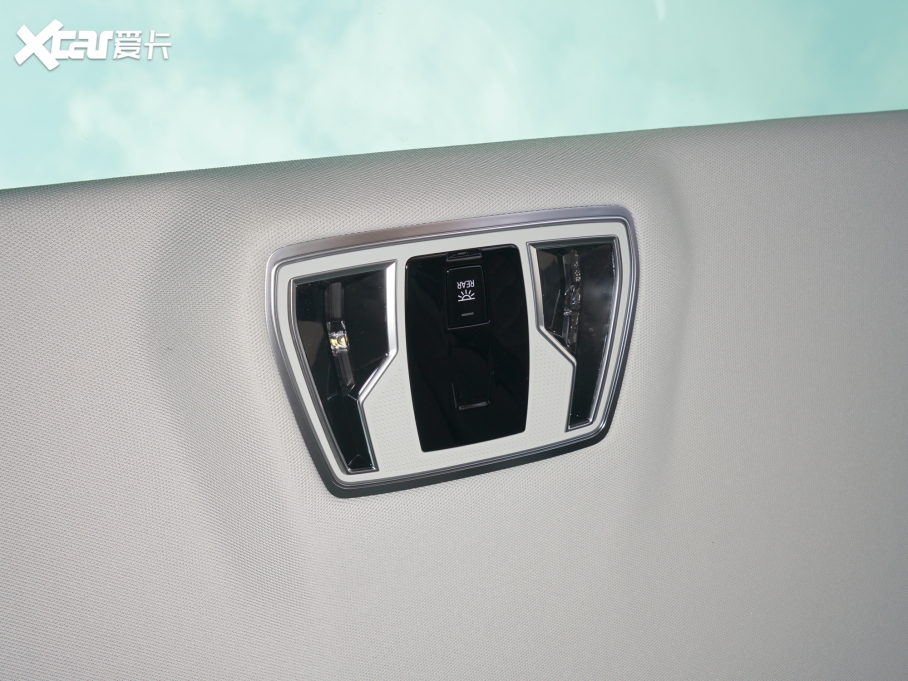 2022?yun)WA8 A8L 50 TFSI quattro m͵ذ