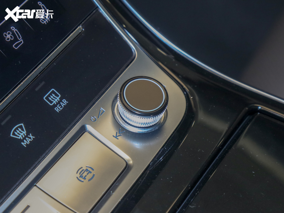 2022WA8 A8L 55 TFSI quattro F͵ذ