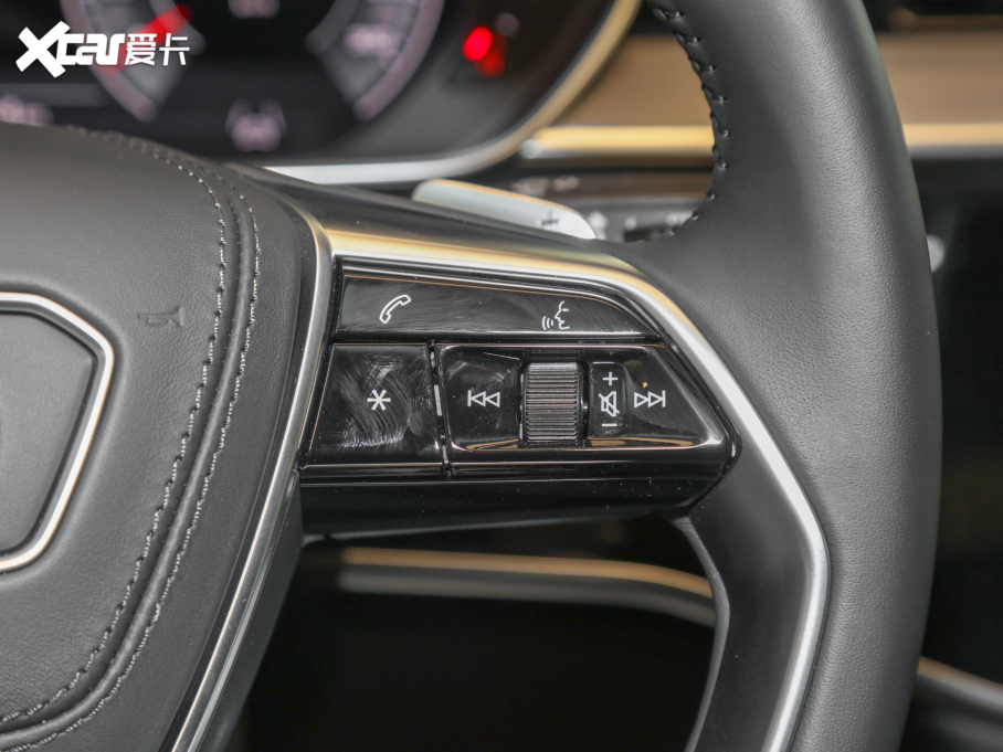 2022��?yu��n)W��A8 A8L 55 TFSI quattro ���F�͵�ذ�