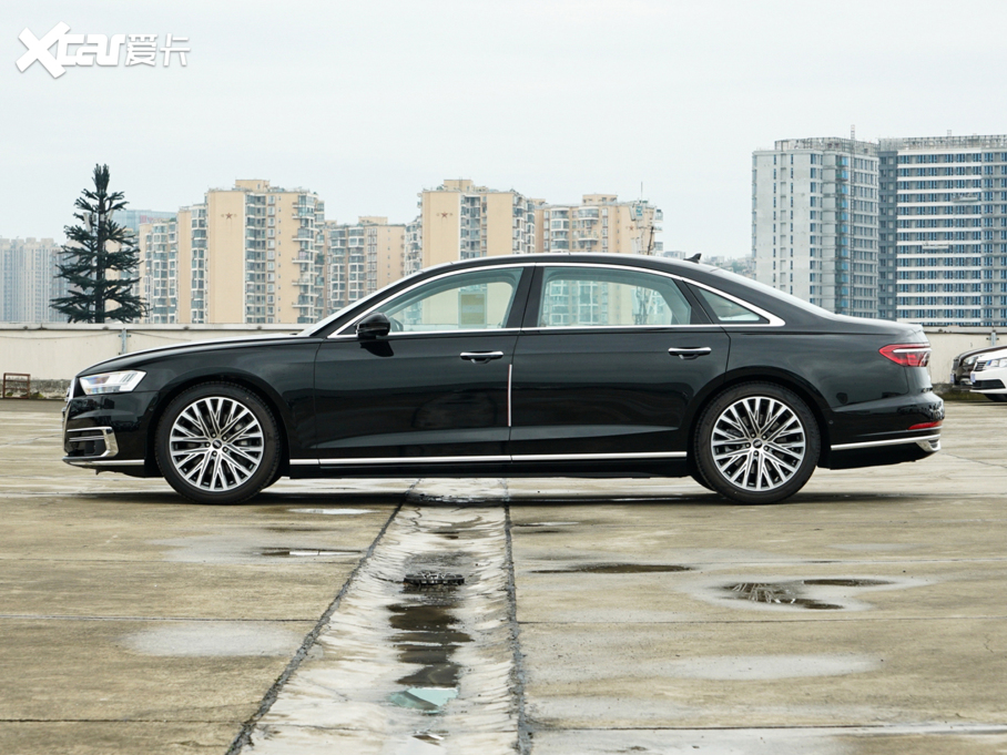 2022WA8 A8L 55 TFSI quattro A͵ذ