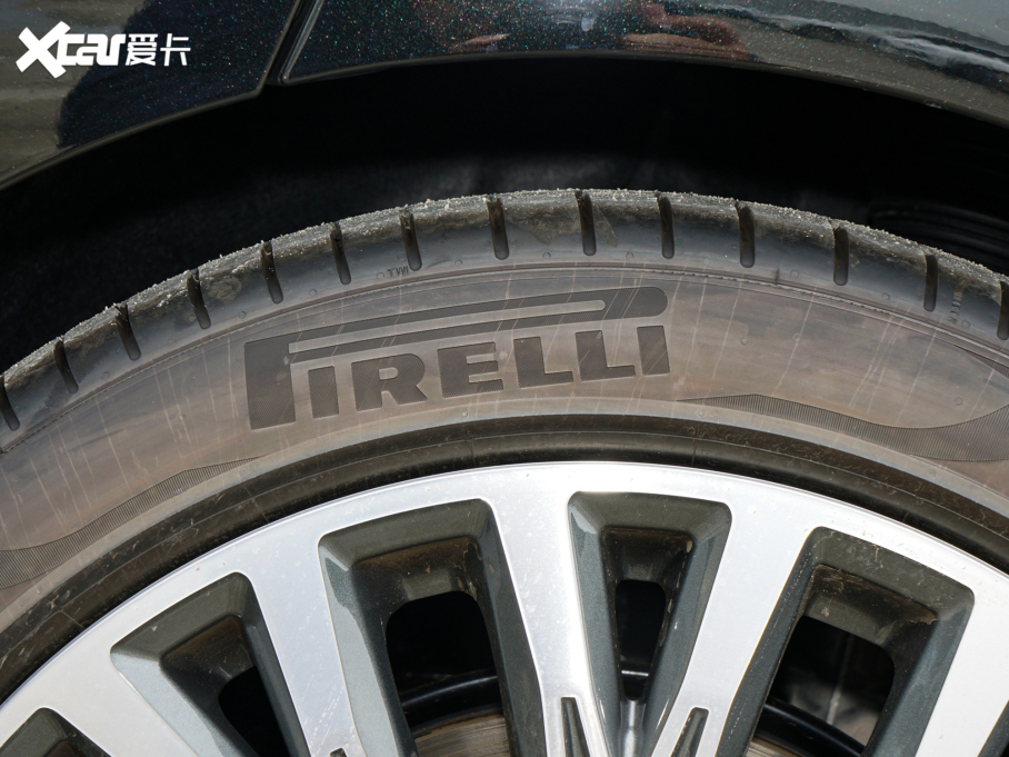 2022WA8 A8L 55 TFSI quattro A͵ذ