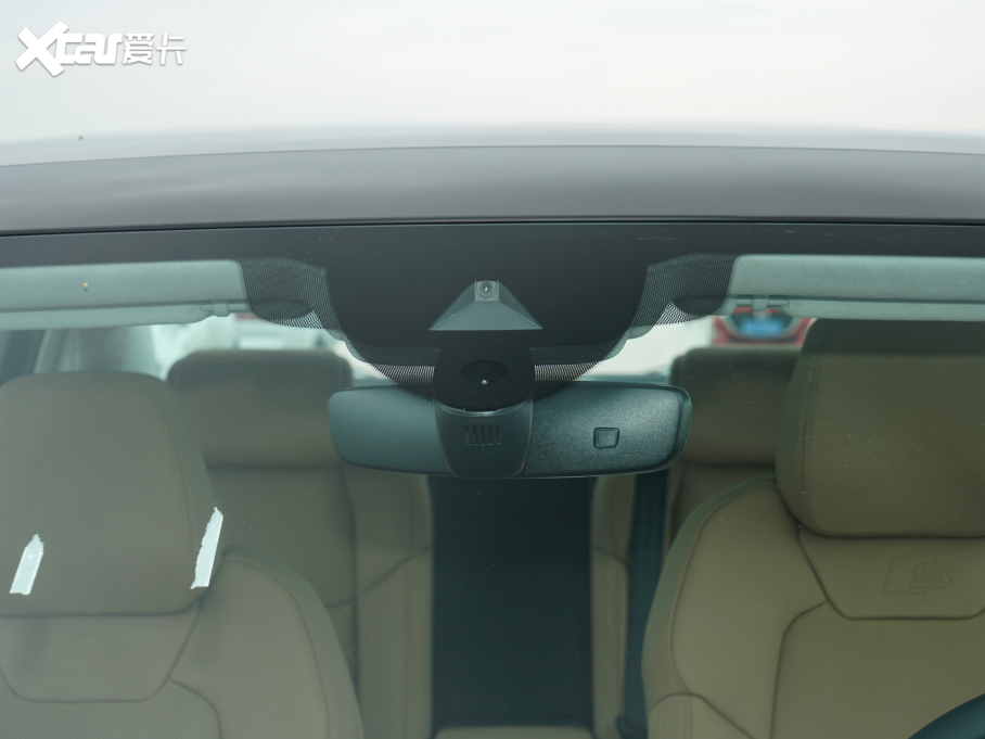 2022WA8 A8L 55 TFSI quattro A͵ذ