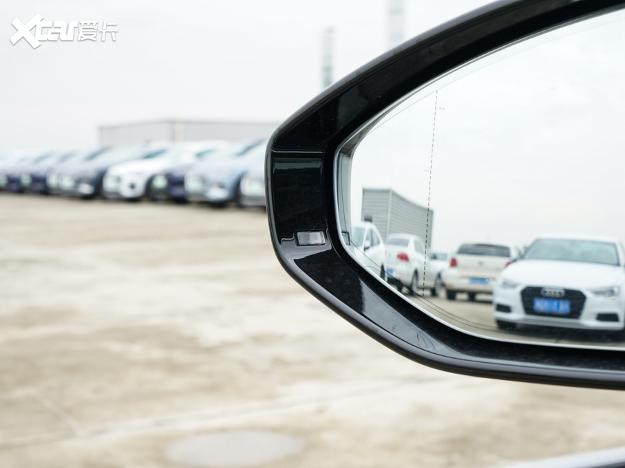 2022WA8 A8L 55 TFSI quattro A͵ذ