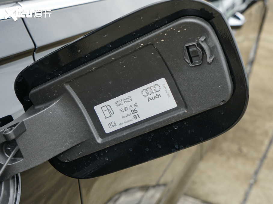 2022WA8 A8L 55 TFSI quattro A͵ذ