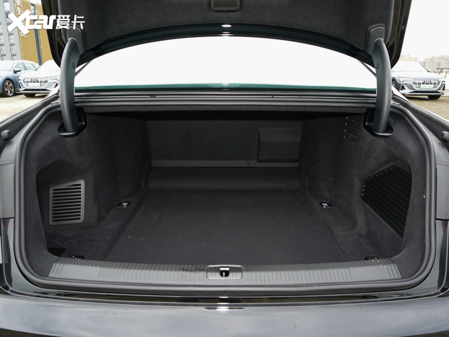 2022WA8 A8L 55 TFSI quattro A͵ذ