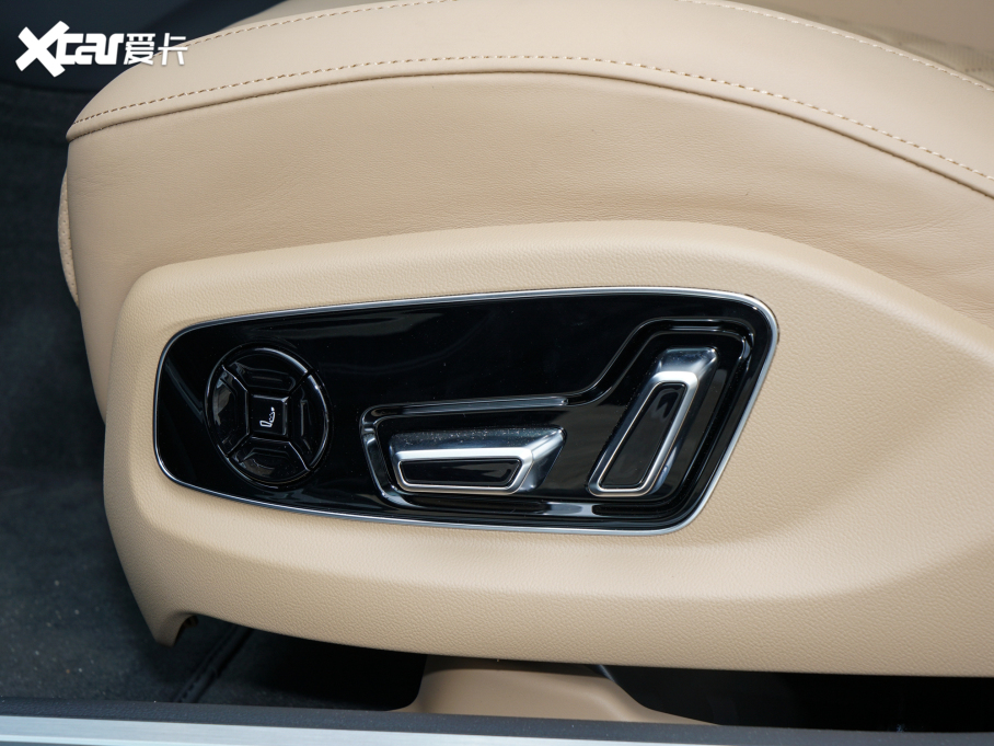 2022WA8 A8L 55 TFSI quattro A͵ذ