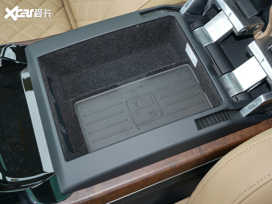 2022WA8 A8L 55 TFSI quattro A͵ذ