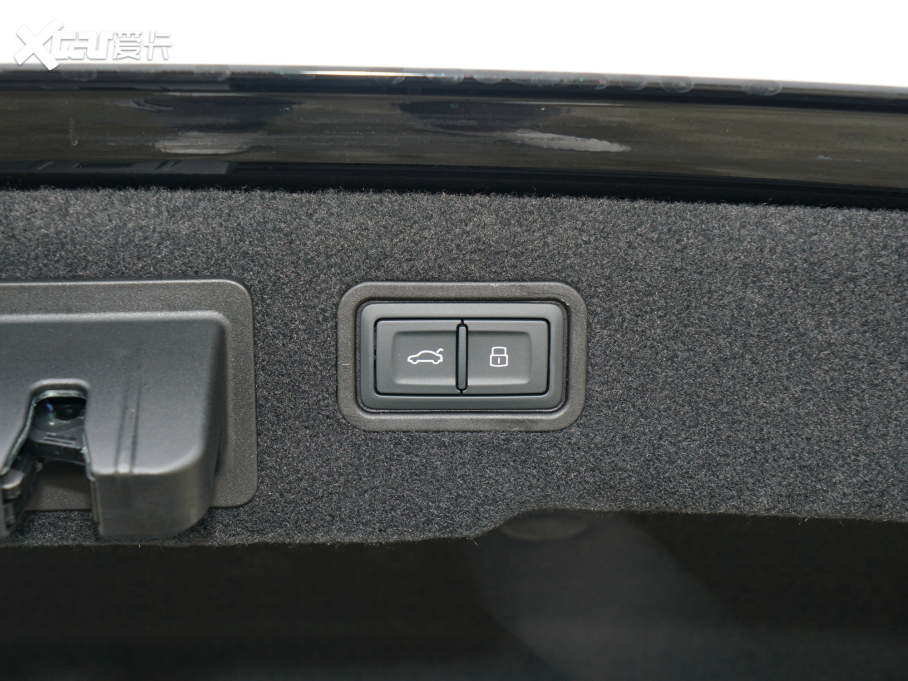 2022WA8 A8L 55 TFSI quattro A͵ذ