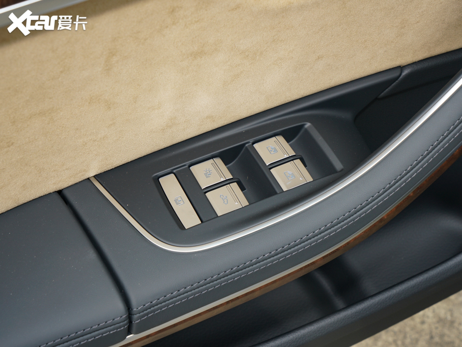 2022WA8 A8L 55 TFSI quattro A͵ذ