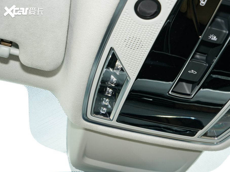 2022WA8 A8L 55 TFSI quattro A͵ذ