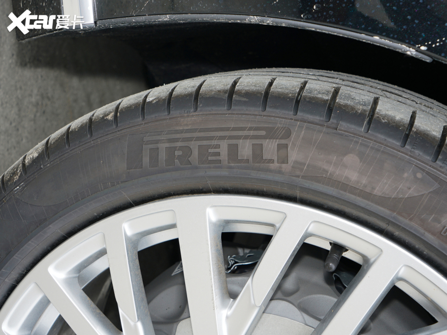 2022WA8 A8L 50 TFSI quattro A͵ذ