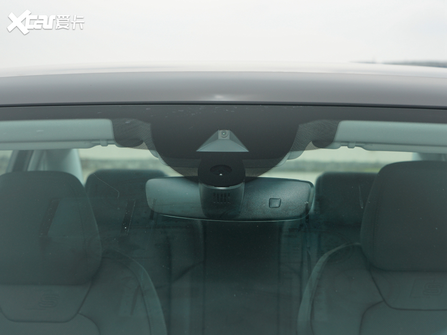 2022WA8 A8L 50 TFSI quattro A͵ذ