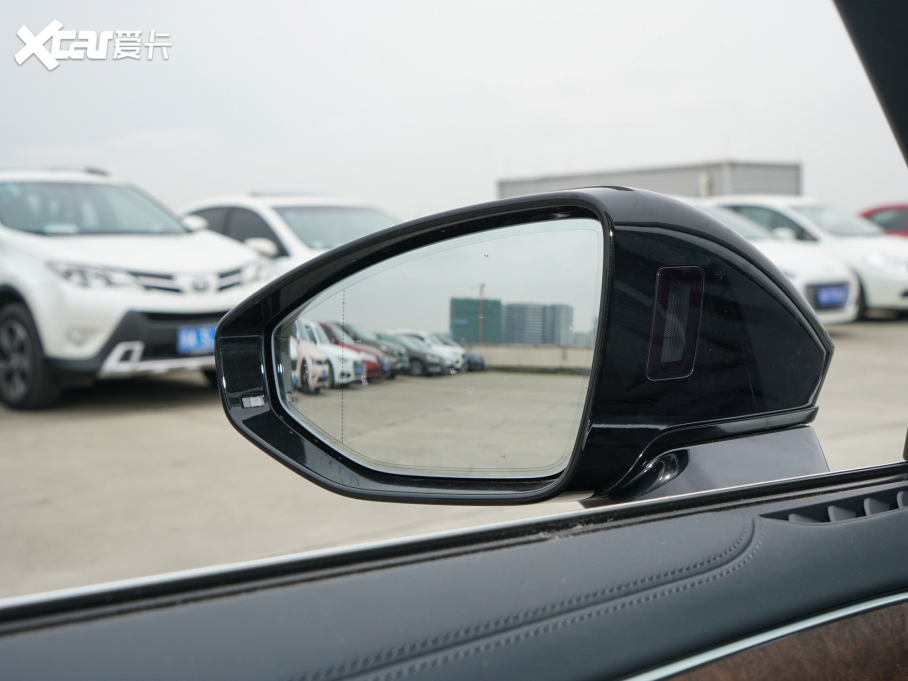 2022WA8 A8L 50 TFSI quattro A͵ذ