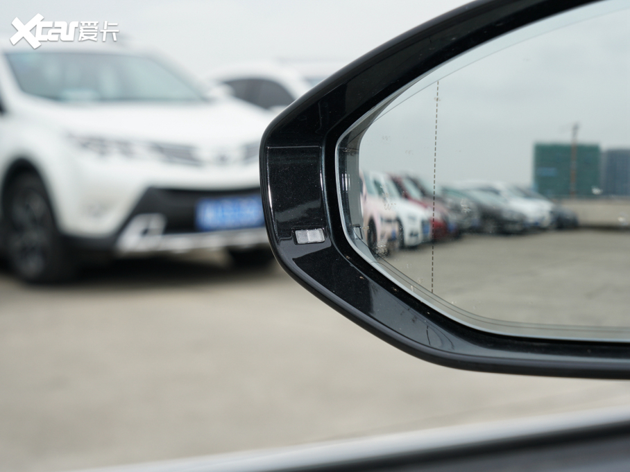 2022WA8 A8L 50 TFSI quattro A͵ذ