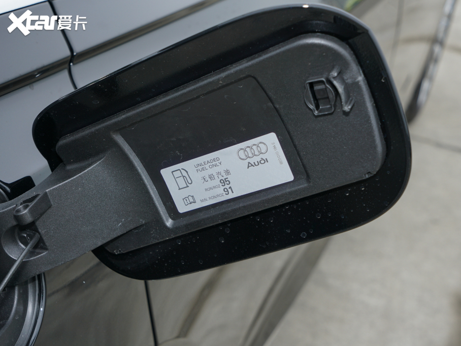 2022WA8 A8L 50 TFSI quattro A͵ذ