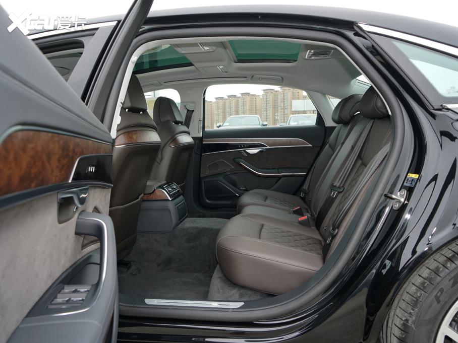 2022?yun)WA8 A8L 50 TFSI quattro A͵ذ