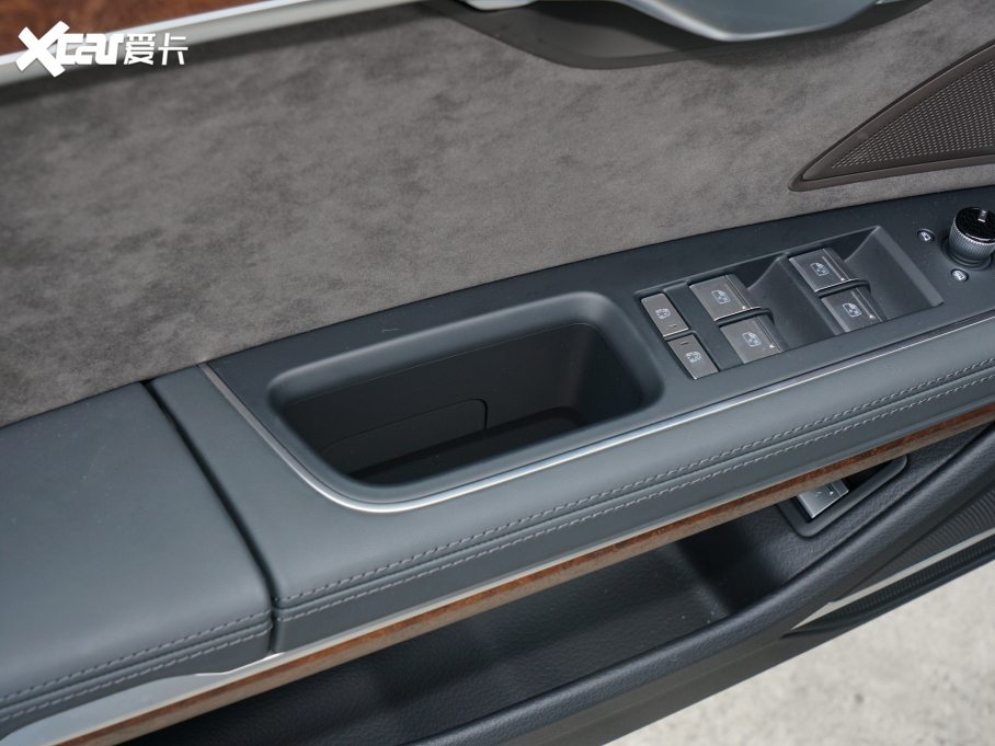 2022WA8 A8L 50 TFSI quattro A͵ذ