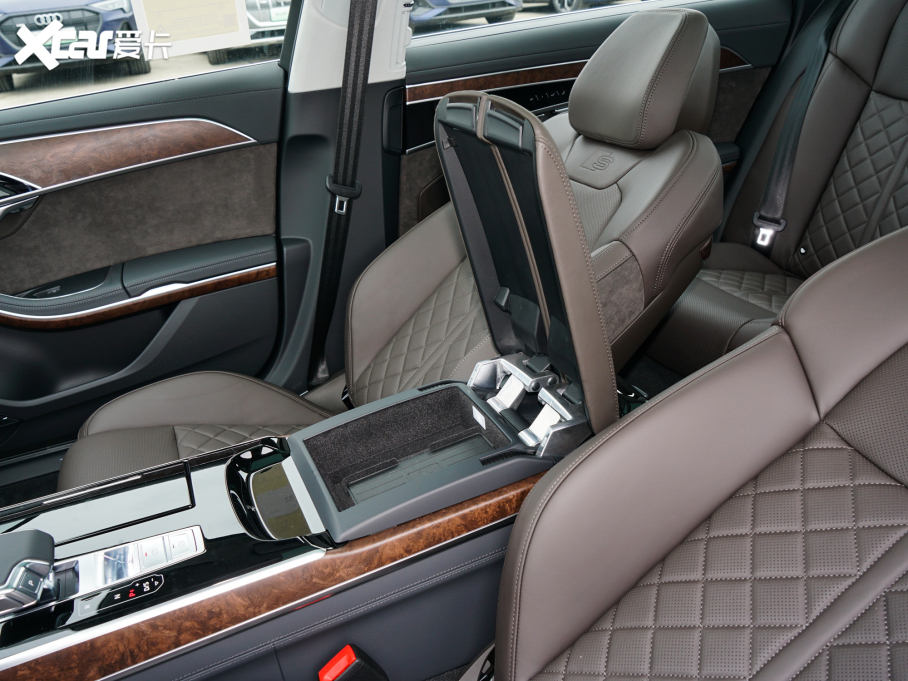 2022WA8 A8L 50 TFSI quattro A͵ذ