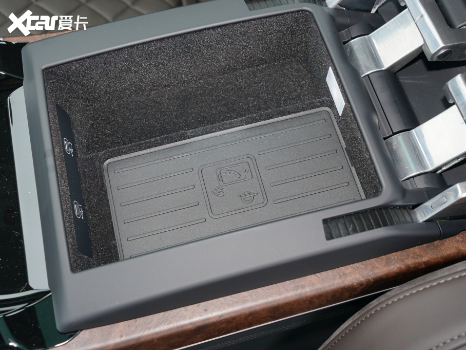 2022WA8 A8L 50 TFSI quattro A͵ذ