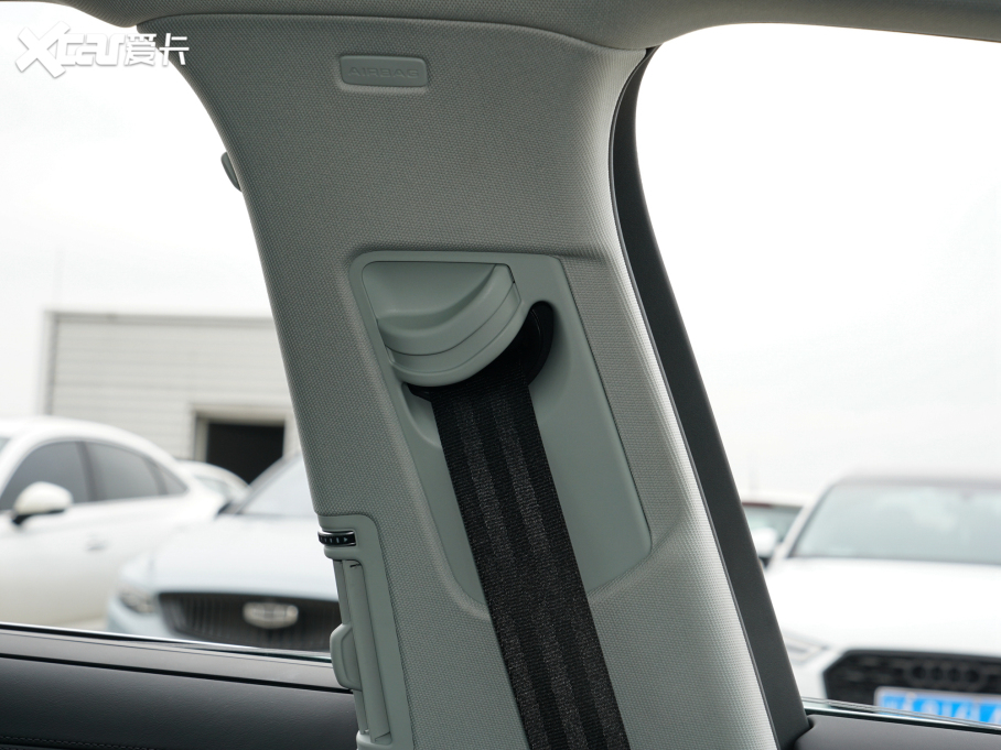 2022WA8 A8L 50 TFSI quattro A͵ذ