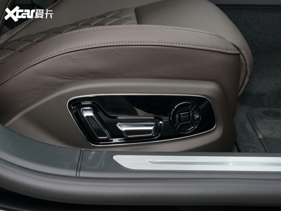 2022WA8 A8L 50 TFSI quattro A͵ذ