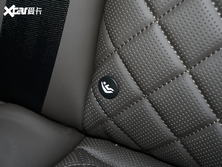 2022WA8 A8L 50 TFSI quattro A͵ذ