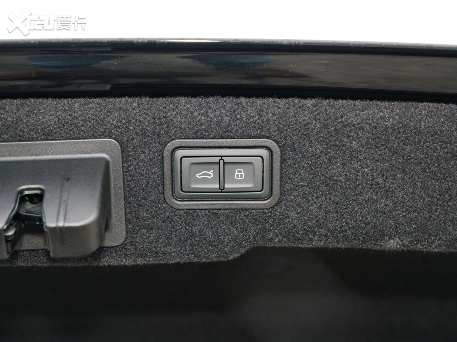 2022WA8 A8L 50 TFSI quattro A͵ذ