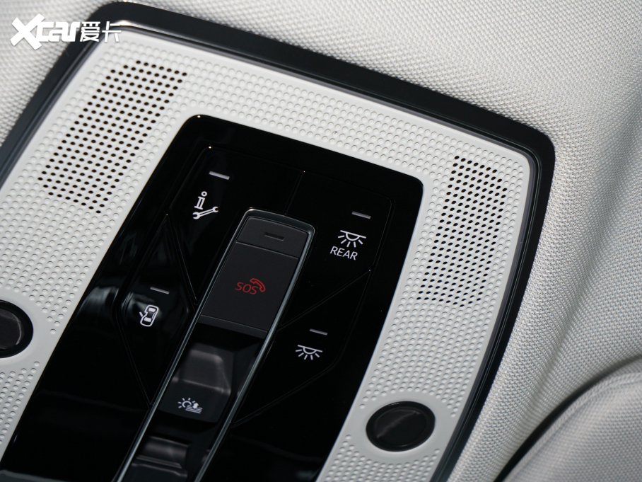 2022WA8 A8L 50 TFSI quattro A͵ذ