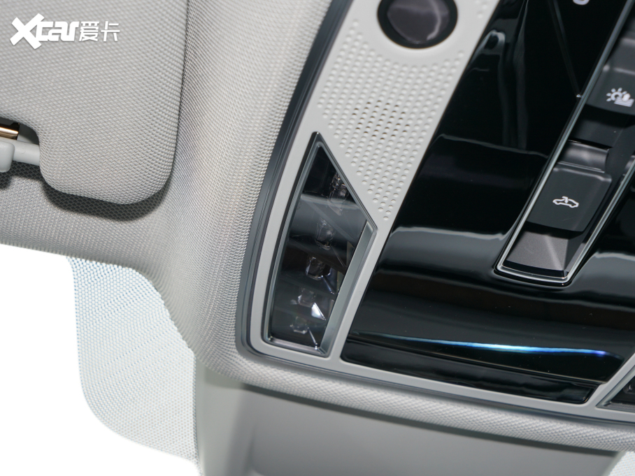 2022WA8 A8L 50 TFSI quattro A͵ذ