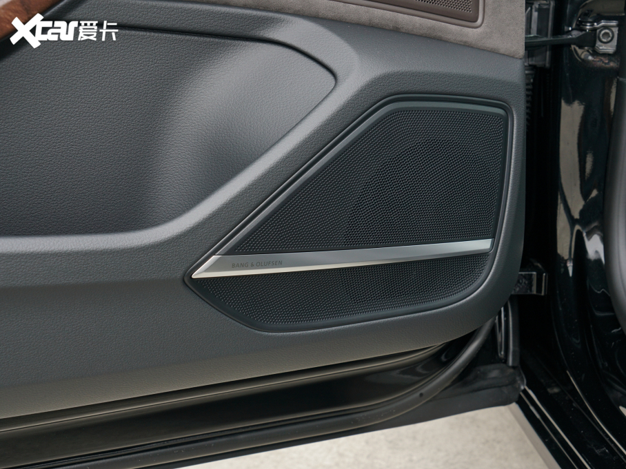 2022WA8 A8L 50 TFSI quattro A͵ذ