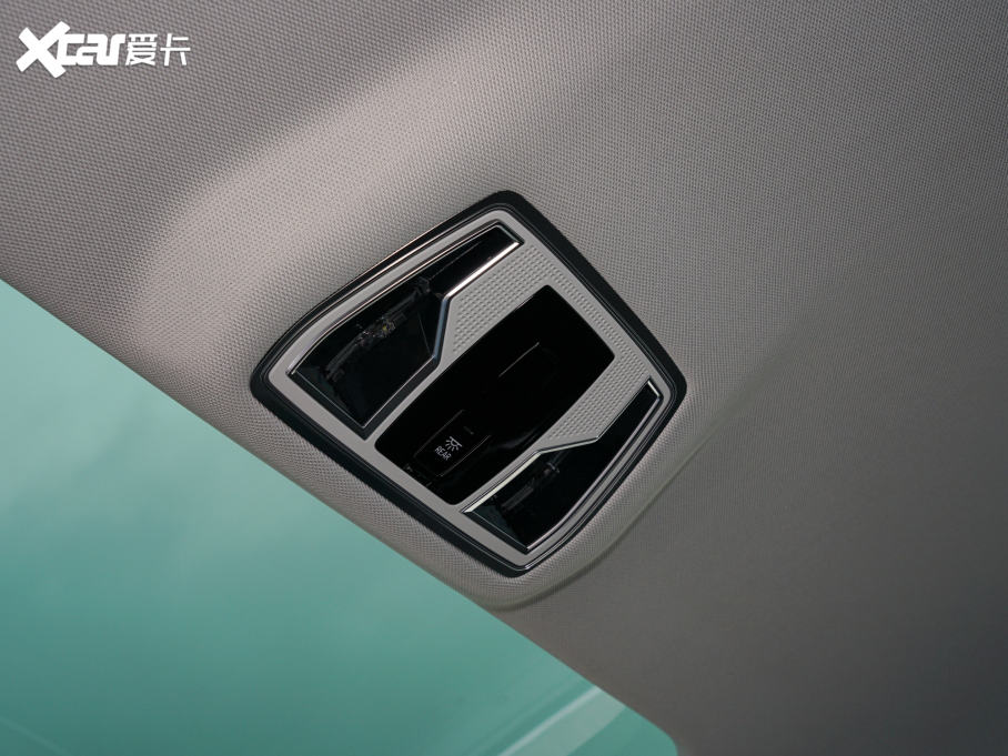 2022WA8 A8L 50 TFSI quattro A͵ذ