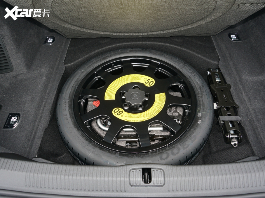 2022WA8 A8L 50 TFSI quattro A͵ذ