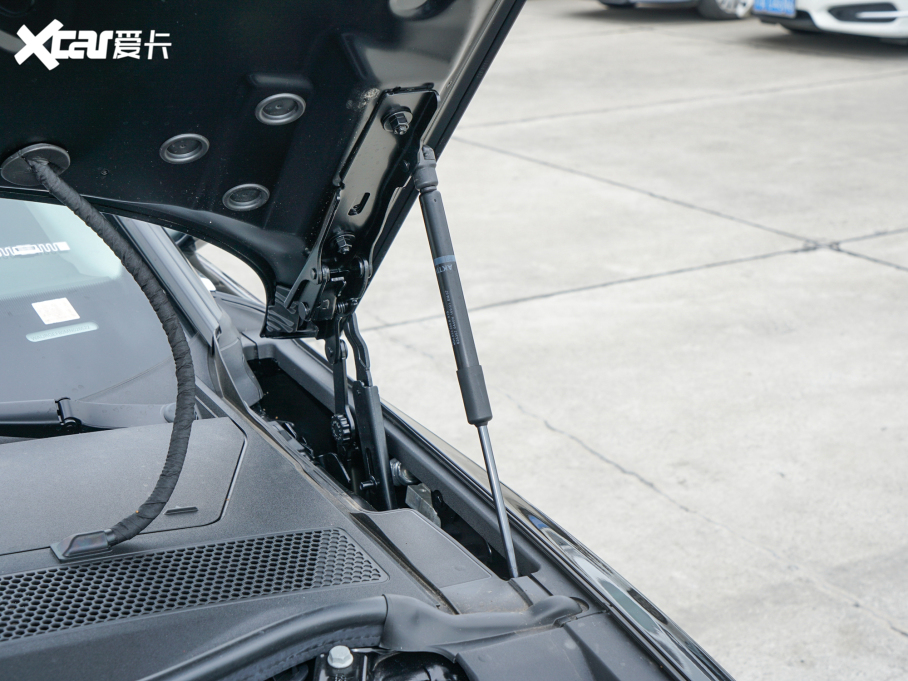 2022WA8 A8L 50 TFSI quattro A͵ذ