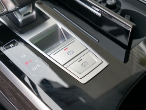 2022A(y)8L 50 TFSI quattro m͵ذ v܇Ƅ(dng)